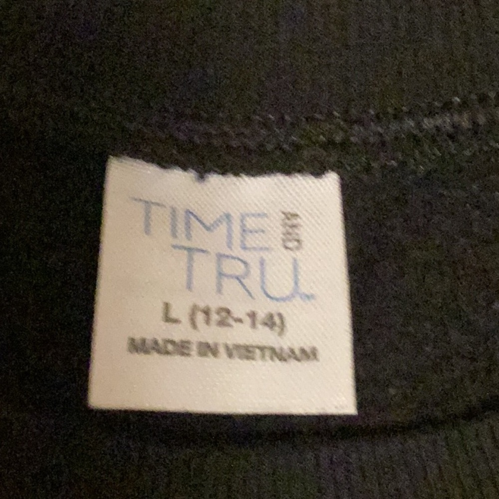 Time and Tru Crew Neck - Picture 2 of 2